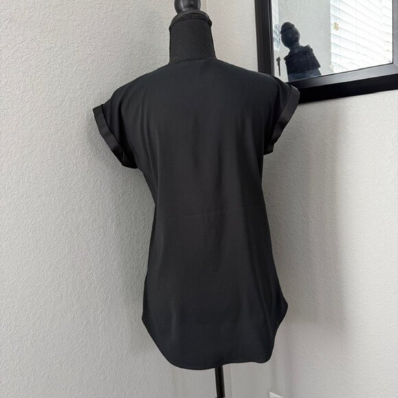 EXPRESS Black V-Neck Short Sleeve Blouse Small - Picture 5 of 12